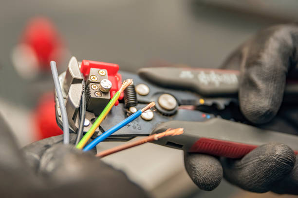 Best Licensed Electrician  in Hutto, TX